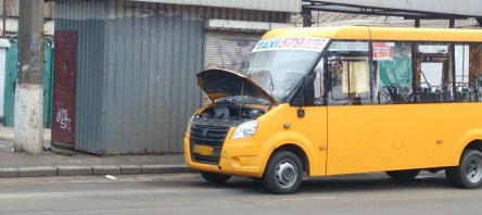 Свежие новости: В Николаеве у маршрутки с пассажирами загорелся мотор