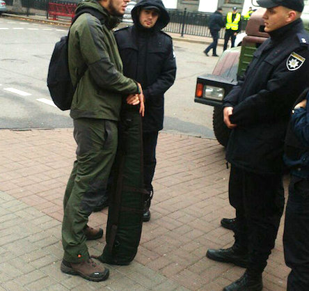 Свежие новости: Полиция задержала снайпера с оружием под Верховной Радой