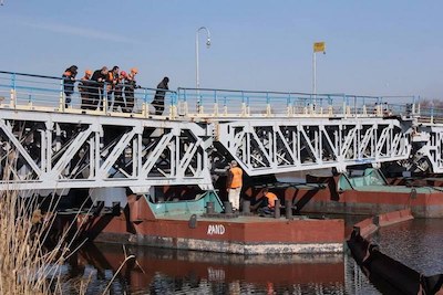 Свежие новости: Департамент ЖКХ не смог купить понтон для пешеходного моста