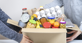 Свежие новости: У Миколаєві продовжили видачу продуктових наборів до 10 травня