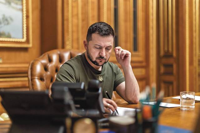 Фото новости: Зеленський підписав закон про щомісячні виплати 50 тисяч гривень військовим після полону Свежие новости: Зеленський підписав закон про щомісячні виплати 50 тисяч гривень військовим після полону