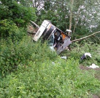 Свежие новости: Под Тернополем слетел в пропасть туристический автобус с полсотней человек