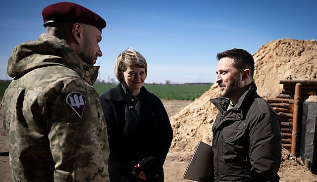 Свежие новости: На гарячих напрямках фронту будівництво ліній оборони завершили на 92-98%, - Зеленський