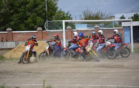 Фото новости: На день города Вознесенска мотоболисты «Восхода» обыграли действующего чемпиона страны Свежие новости: На день города Вознесенска мотоболисты «Восхода» обыграли действующего чемпиона страны