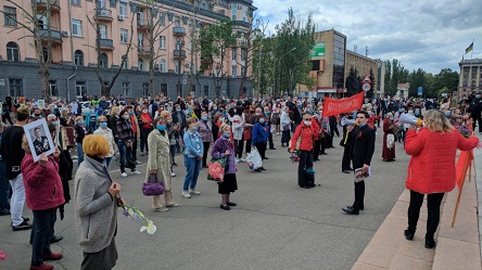 Свежие новости: Несмотря на карантин около 100 николаевцев вышли на акцию «Бессмертный полк»