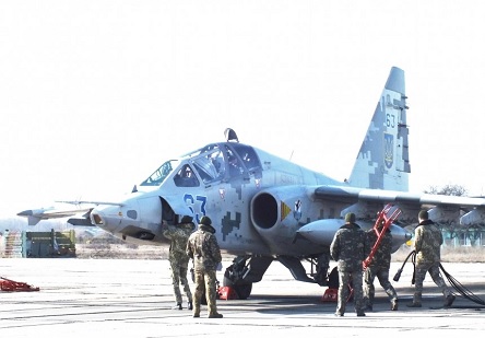 Свежие новости: ФОТО: Николаевские летчики показали, как проходит их летная смена