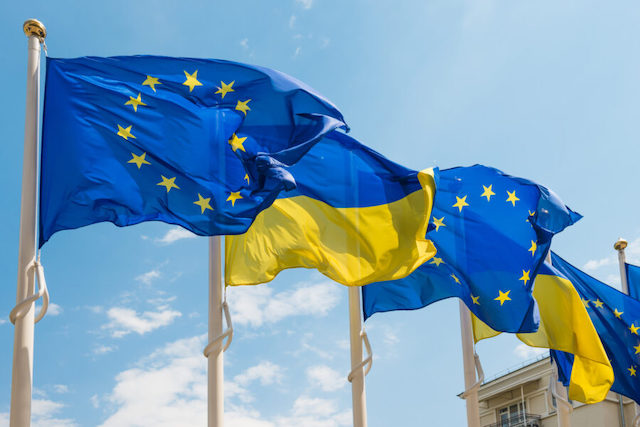 Фото новости: Рада ЄС схвалить торговельну угоду з Україною  Свежие новости: Рада ЄС схвалить торговельну угоду з Україною