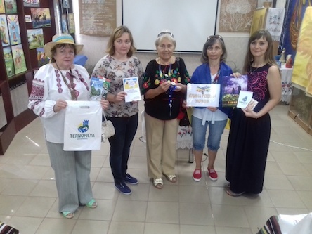 Свежие новости: Відбулося урочисте відкриття експозиції «Свою Україну співучу у серці несу» до Дня Державного Прапора України та Дня незалежності  України