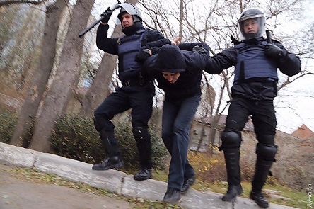 Свежие новости: В Одессе произошло побоище между охранниками стройки и праворадикалами – полиция применила силу