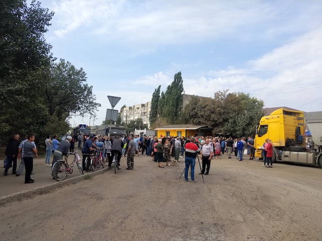 Свежие новости: Жители Веселиново снова выйдут на акцию протеста с требованиями отремонтировать ведущие к посёлку дороги