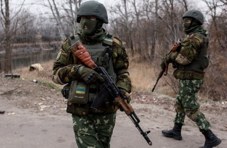 Свежие новости: ООС: боевики 21 раз обстреляли украинские позиции, есть погибший и раненые