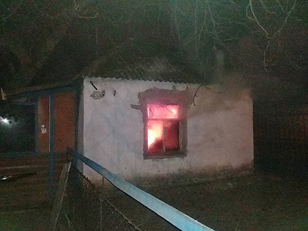 Свежие новости: В Варваровке и Очакове из-за неосторожного обращения с огнем горели дом и квартира