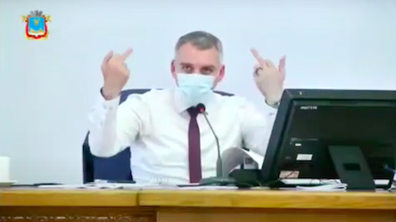 Свежие новости: Х*як-х*як, и в продакшн: мэр Николаева Сенкевич показал депутатам «факи»