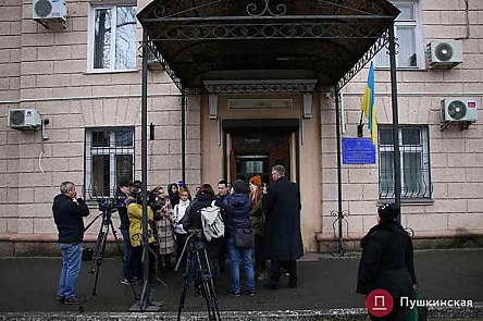 Свежие новости: В Одессе журналистов не пустили на брифинг главы налоговой службы