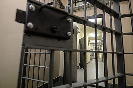 Свежие новости: В Черниговском СИЗО осужденный покончил жизнь самоубийством перерезав себе шею