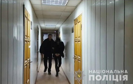 Свежие новости: В Одессе на улице ранили ножом полицейского