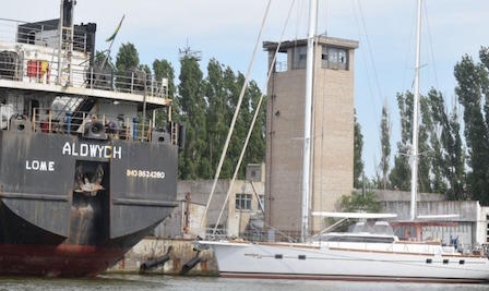 Свежие новости: Суд арестовал больше 12 тысяч тонн кукурузы, шрота, ячменя и других продуктов на территории завода «Океан» в Николаеве