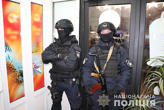 Свежие новости: Полиция разоблачила еще нескольких медиков и их подельников, которые продавали COVID-сертификаты без вакцинации