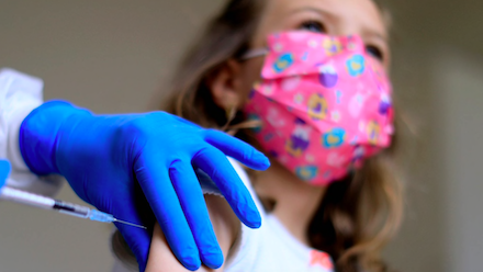 Свежие новости: Ляшко рассказал, когда в Украине начнут массовую вакцинацию детей от COVID-19