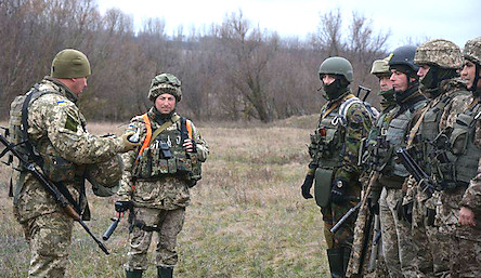 Свежие новости: ФОТО. Николаевские десантники в свой профессиональный праздник провели учения на полигоне