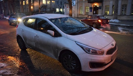 Фото новости: ДТП в Николаеве: девушка за рулем «Киа» въехала в припаркованный «Хюндай» Свежие новости: ДТП в Николаеве: девушка за рулем «Киа» въехала в припаркованный «Хюндай»