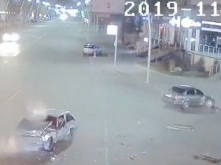 Свежие новости: ВИДЕО: В Мелитополе устроили самосуд над виновником жуткого ДТП