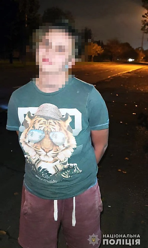 Свежие новости: Полицейские спасли в Николаеве девушку, которая хотела выпрыгнуть из окна из-за расставания с парнем