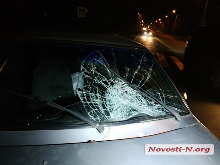 Свежие новости: ФОТО: В Николаеве ВАЗ сбил женщину на переходе — пострадавшую увезла «скорая»