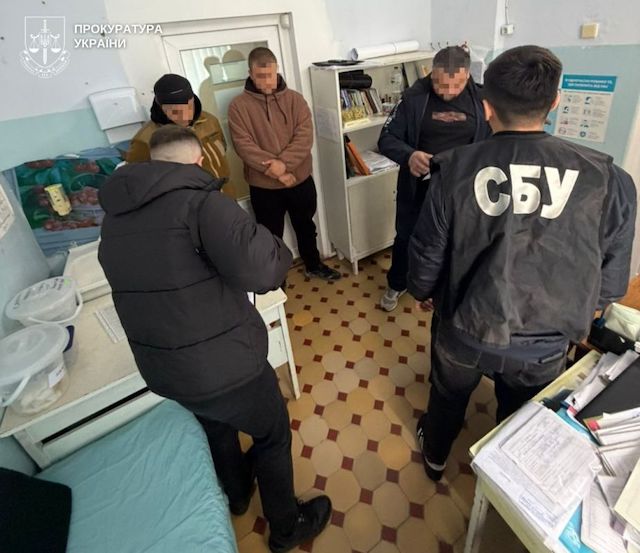 Свежие новости: Фіктивна інвалідність за 11 тисяч доларів: у Миколаєві викрито групу медиків, які допомагали чоловікам уникати мобілізації