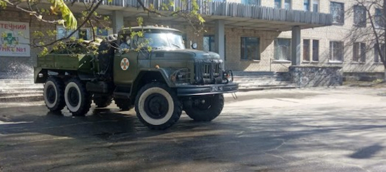 Свежие новости: Спасатели показали, как дезинфицируются улицы в Первомайске