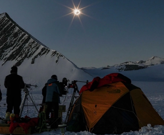 Свежие новости: Сегодня состоялось последнее солнечное затмение 2021 года