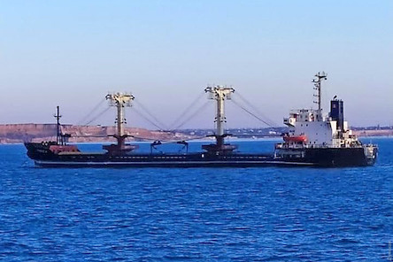 Свежие новости: Горевший возле Рыбаковки балкер четверо суток болтается в море: экипаж пытается запустить двигатели