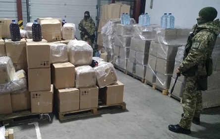 Свежие новости: В Одессе в офисе почтовой компании изъяли 5 тысяч литров алкоголя