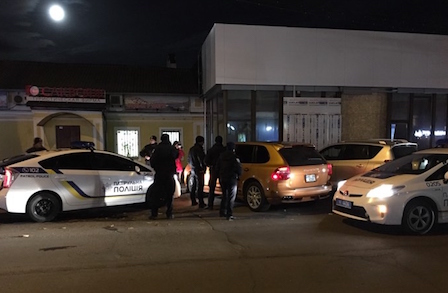 Свежие новости: В центре Николаева депутат Барна нарушил ПДД и закрылся от полиции в автомобиле