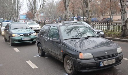 Свежие новости: В центре Николаева столкнулись «Рено» и «Дэу»