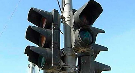 Свежие новости: В Николаеве не могут установить светофор из-за незаконного частного трансформатора