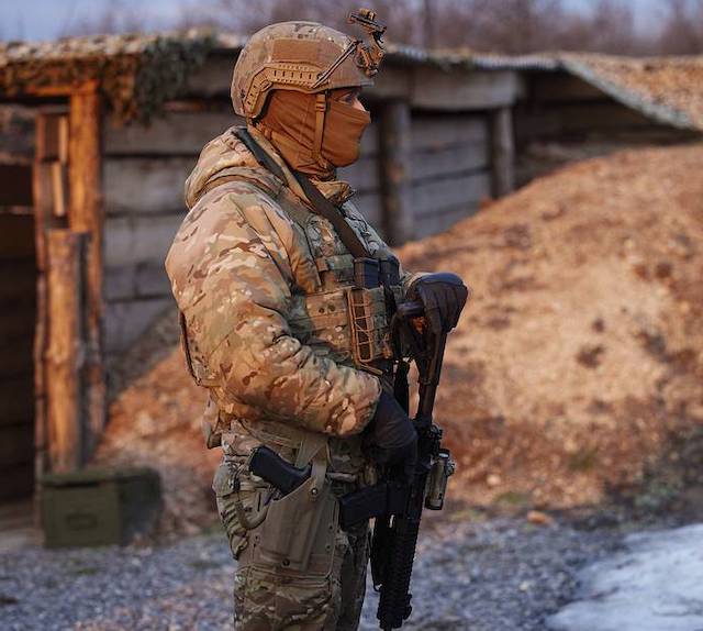 Свежие новости: Министр обороны заявил об отсутствии отвода российских войск от украинской границы