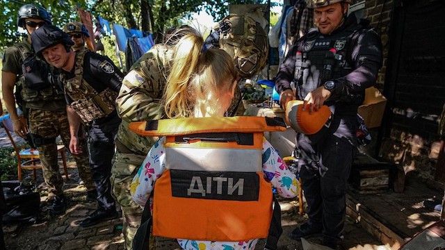 Свежие новости: Рада ухвалила закон про обов’язкову евакуацію дітей із зони бойових дій без згоди батьків