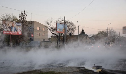 Свежие новости: В центре Николаева прорвало магистраль отопления — горячая вода потоком устремилась по ул. Чигрина