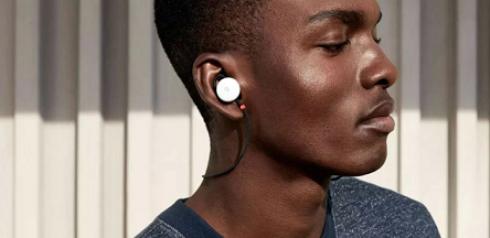 Свежие новости: Google сделал наушники, которые на лету переводят речь с 40 языков мира!