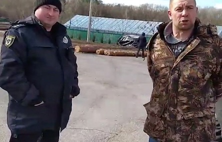 Свежие новости: Селянин с Черниговщины собирается поджечь себя около Офиса президента. Областной прокурор говорит: 