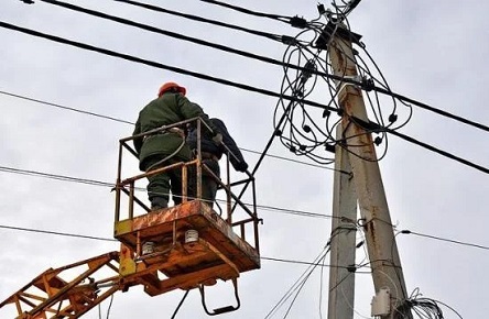 Свежие новости: В Украине дожди и сильный ветер обесточили 179 населенных пунктов