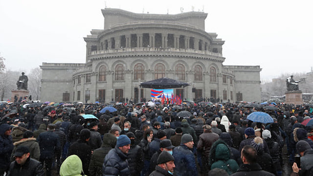 Свежие новости: В Ереване проходит многотысячный митинг с требованием отставки Пашиняна