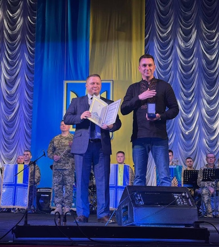 Свежие новости: Міський голова Євгеній Величко отримав почесну відзнаку Верховної Ради України