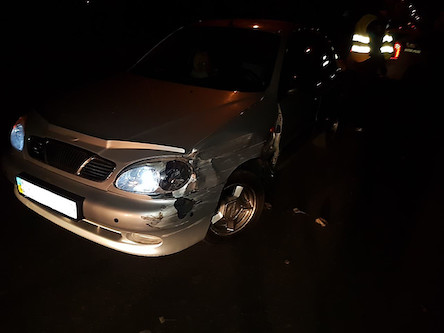 Свежие новости: В Николаеве пьяный водитель с ребенком в салоне попала в ДТП и скрылась