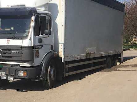 Свежие новости: В Харькове грузовик провалился под асфальт