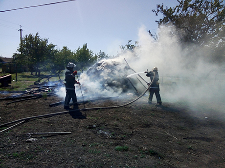 Свежие новости: За сутки николаевские спасатели 13 раз тушили пожары сухой травы и мусора