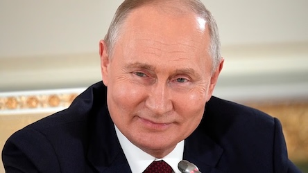 Фото новини: У путіна радіють рішенню Трампа та заговорили про «мир» Свіжі новини: У путіна радіють рішенню Трампа та заговорили про «мир»
