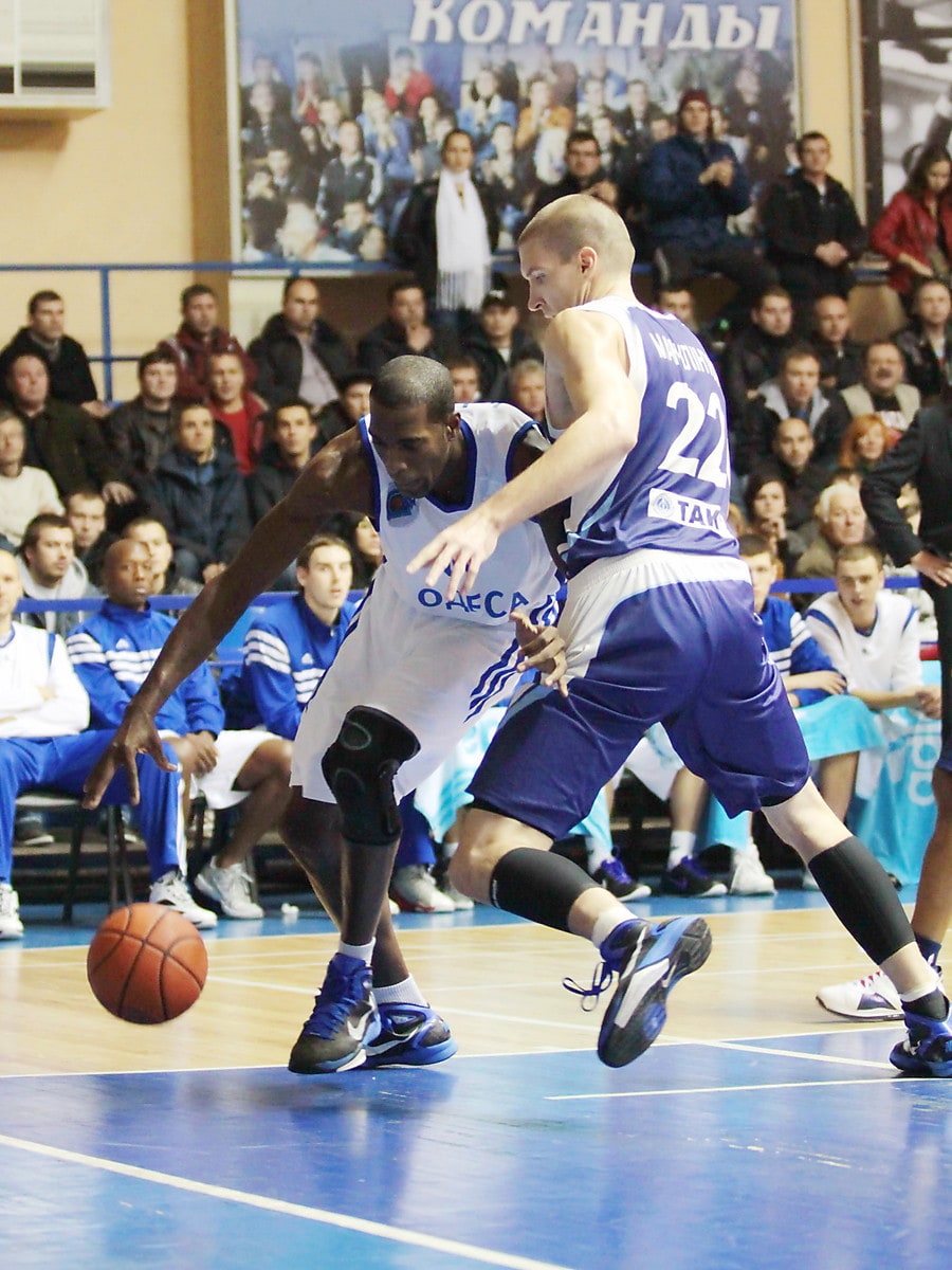 Свежие новости: Болельщики клуба «Николаев» написали петицию мэру и депутатам с просьбой помочь сохранить клуб после отставки Козыря