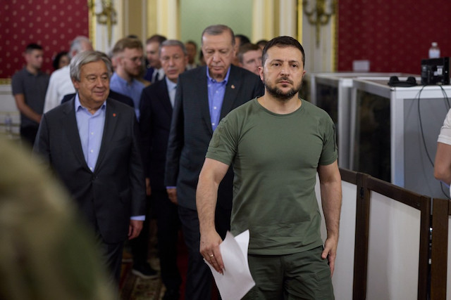 Фото новости: «Україна не буде цього терпіти»: Зеленський про можливе судилище окупантів над полоненими у Маріуполі Свежие новости: «Україна не буде цього терпіти»: Зеленський про можливе судилище окупантів над полоненими у Маріуполі